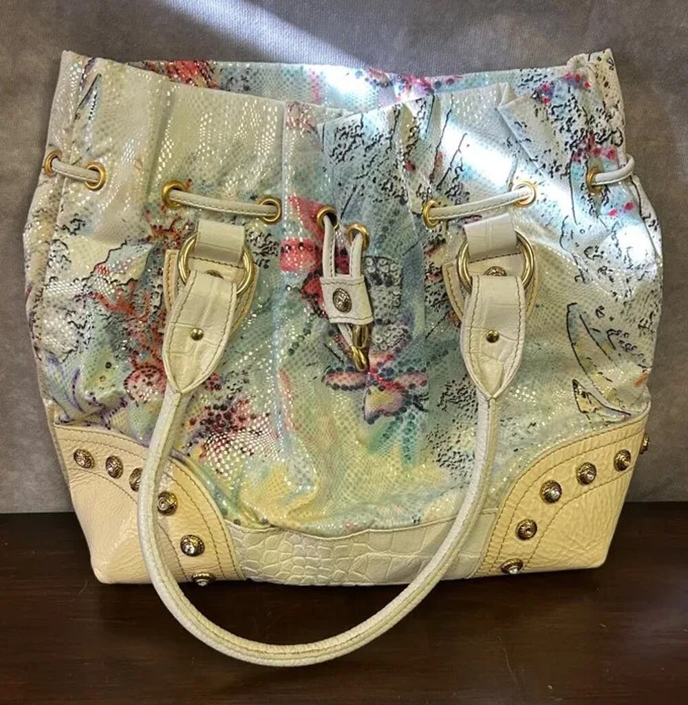 Cappopera Blue & White Floral Pattern Purse in Excellent Condition